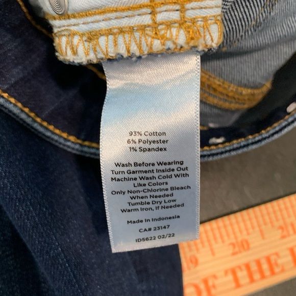 Talbots Women’s Slim Ankle Jean,  93% Cotton, Zip Fly w/Metal Button; Size 16 - Picture 3 of 7